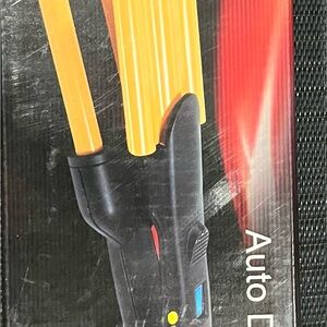 Chi Auto Digital Ceramic Waver brand new in box